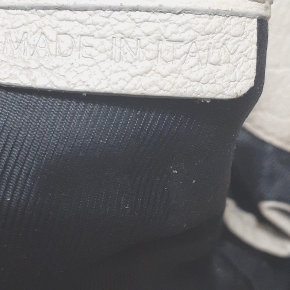 BURBERRY VINTAGE COA  SAFFIANO LEATHER  SATCHEL - Picture 11 of 12